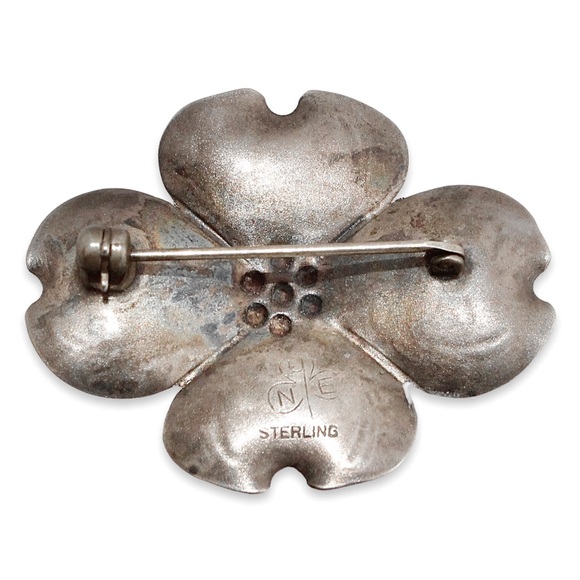 Vintage Stuart Nye Sterling Silver Dogwood Flower Brooch Pin - Picture 3 of 4